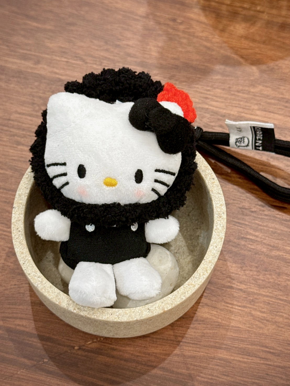 YY68連帽針織黑衣KITTY吊飾