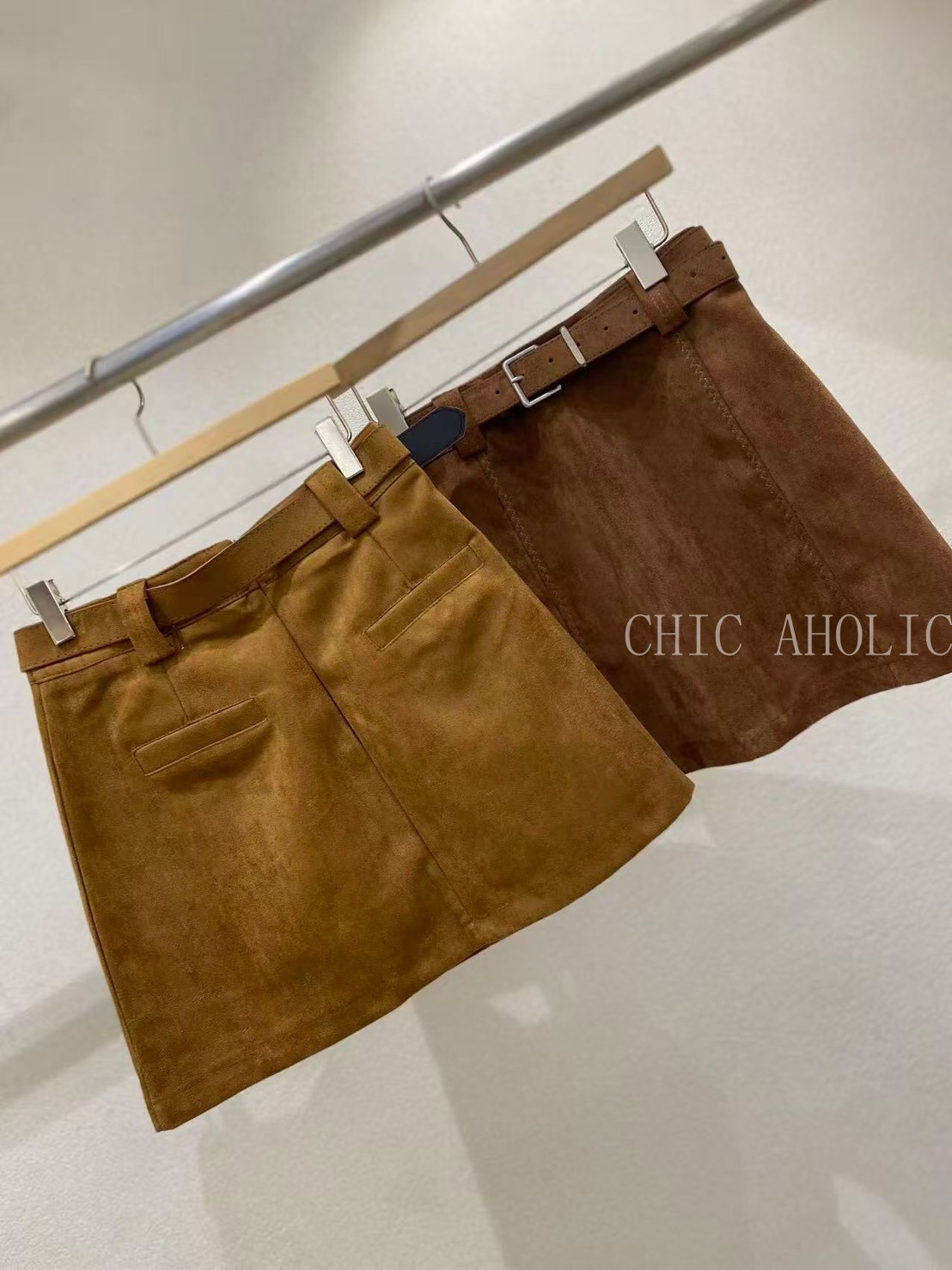 NOV06麂皮皮帶A字短裙