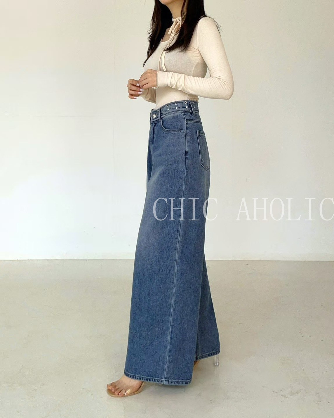 WN19釘加鑽牛仔寬褲