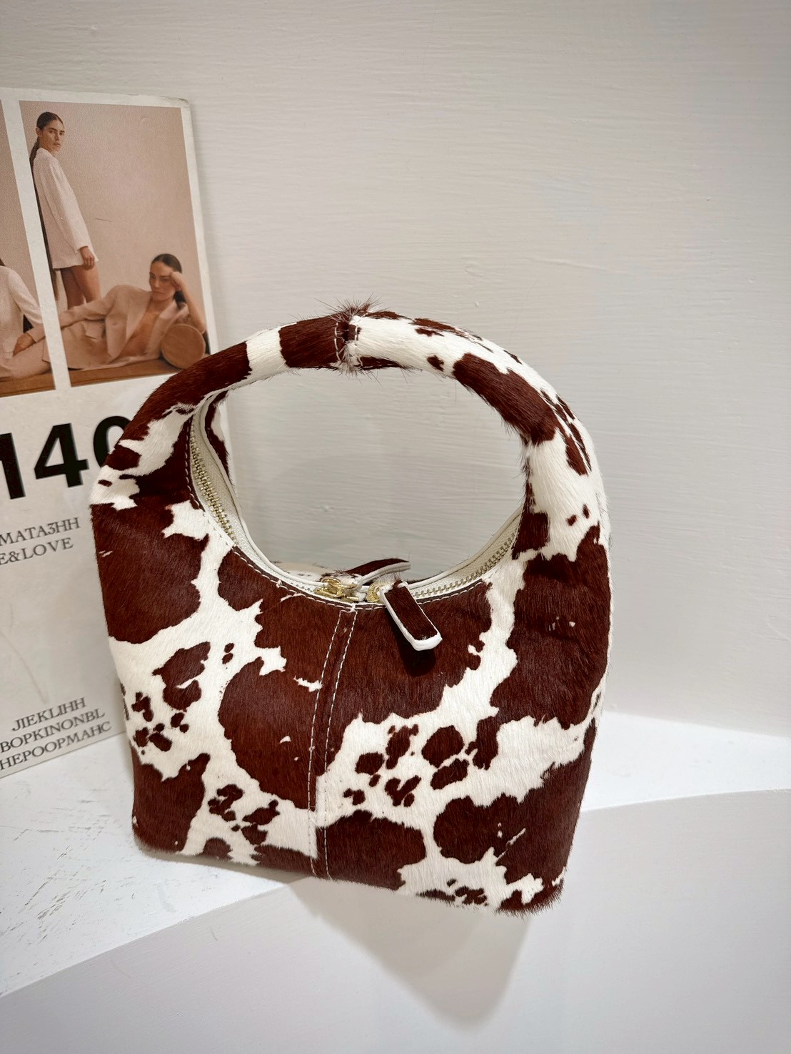 CA38馬毛乳牛提包 