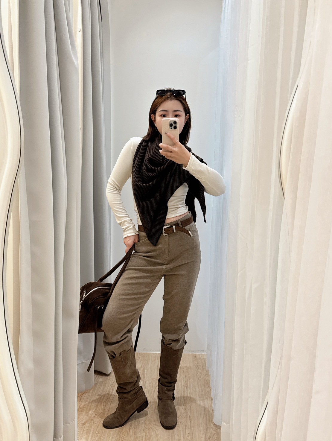 CA47沙駝色牛仔褲  