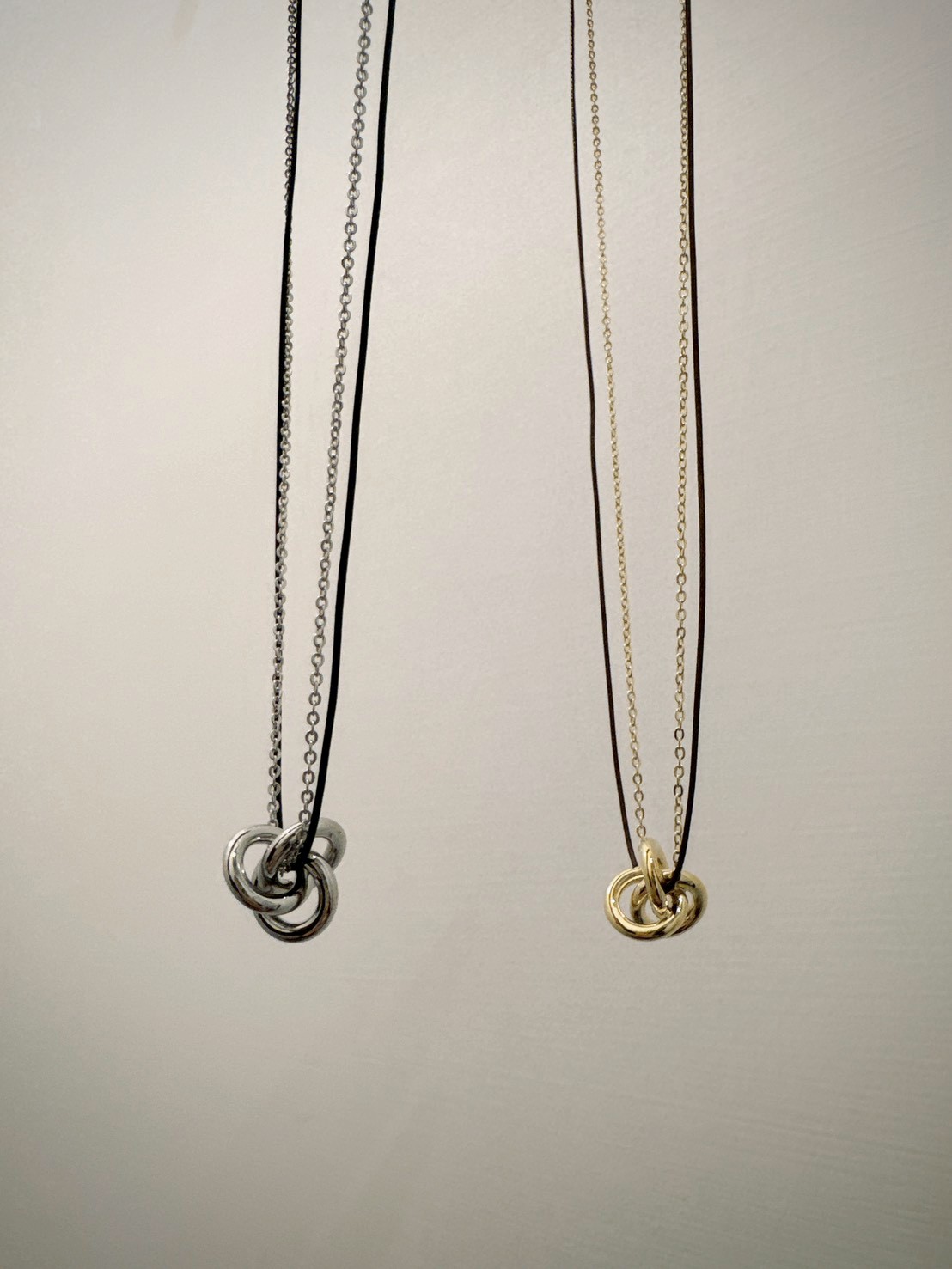 CA61三圈扭結黑銀項鍊  