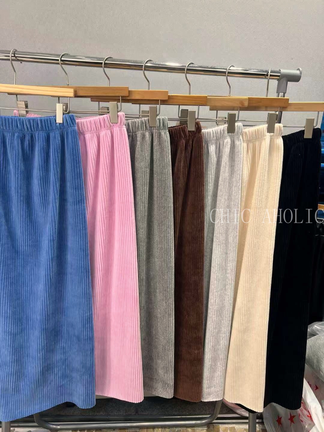 HH06秋季多色螺紋鉛筆裙