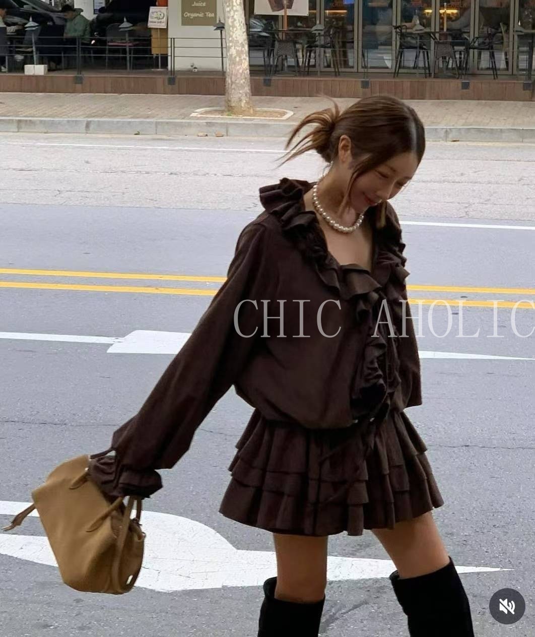 DEC36玫瑰麂皮短褲荷葉套裝