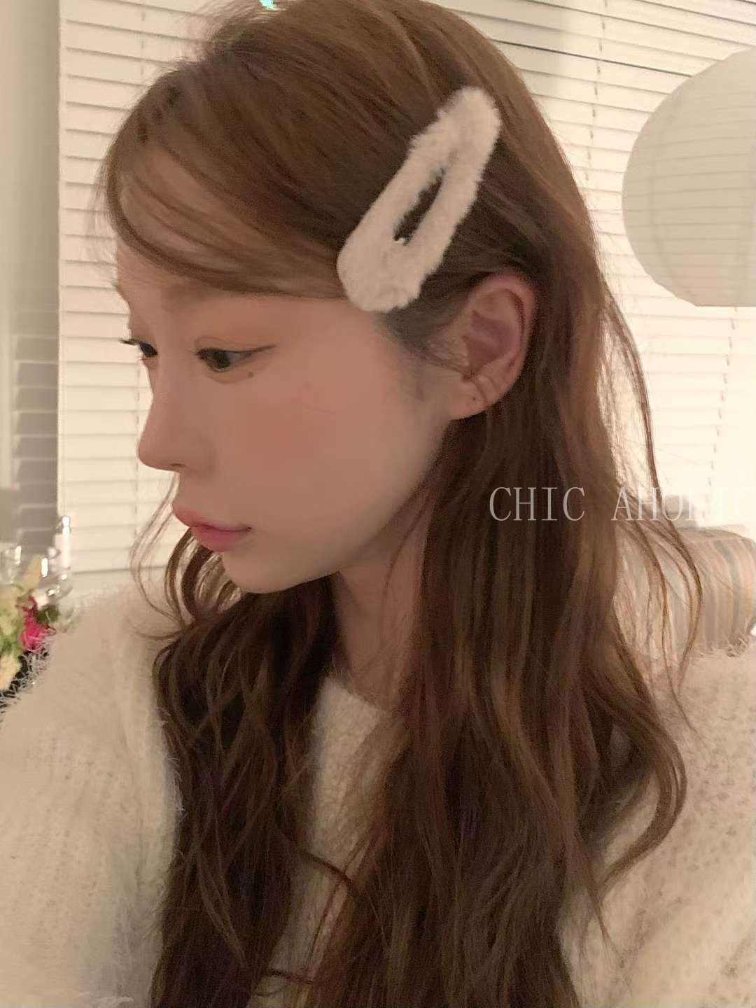 ME01約會毛海三角一組髮夾 