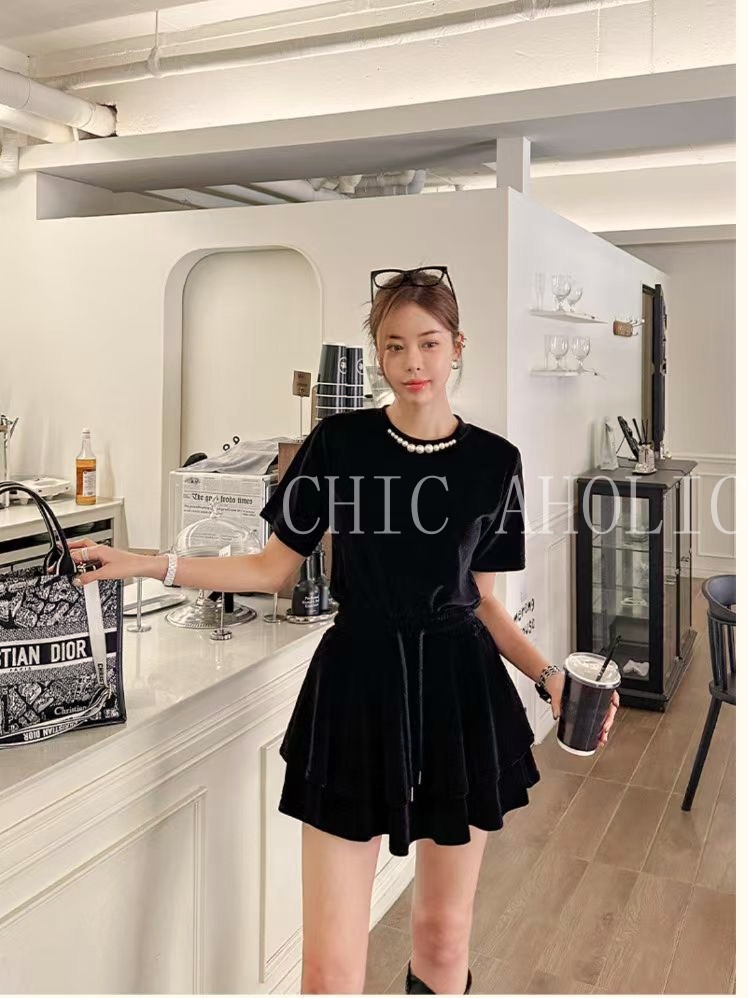 ME37有珍珠天鵝絨上衣