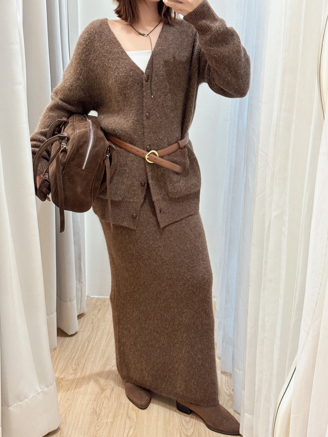 FU15毛海有外套搭配鉛筆裙