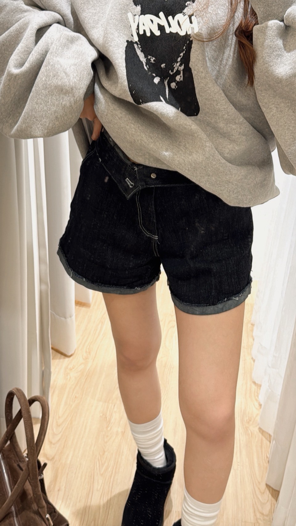 FU12口袋字母牛仔短褲