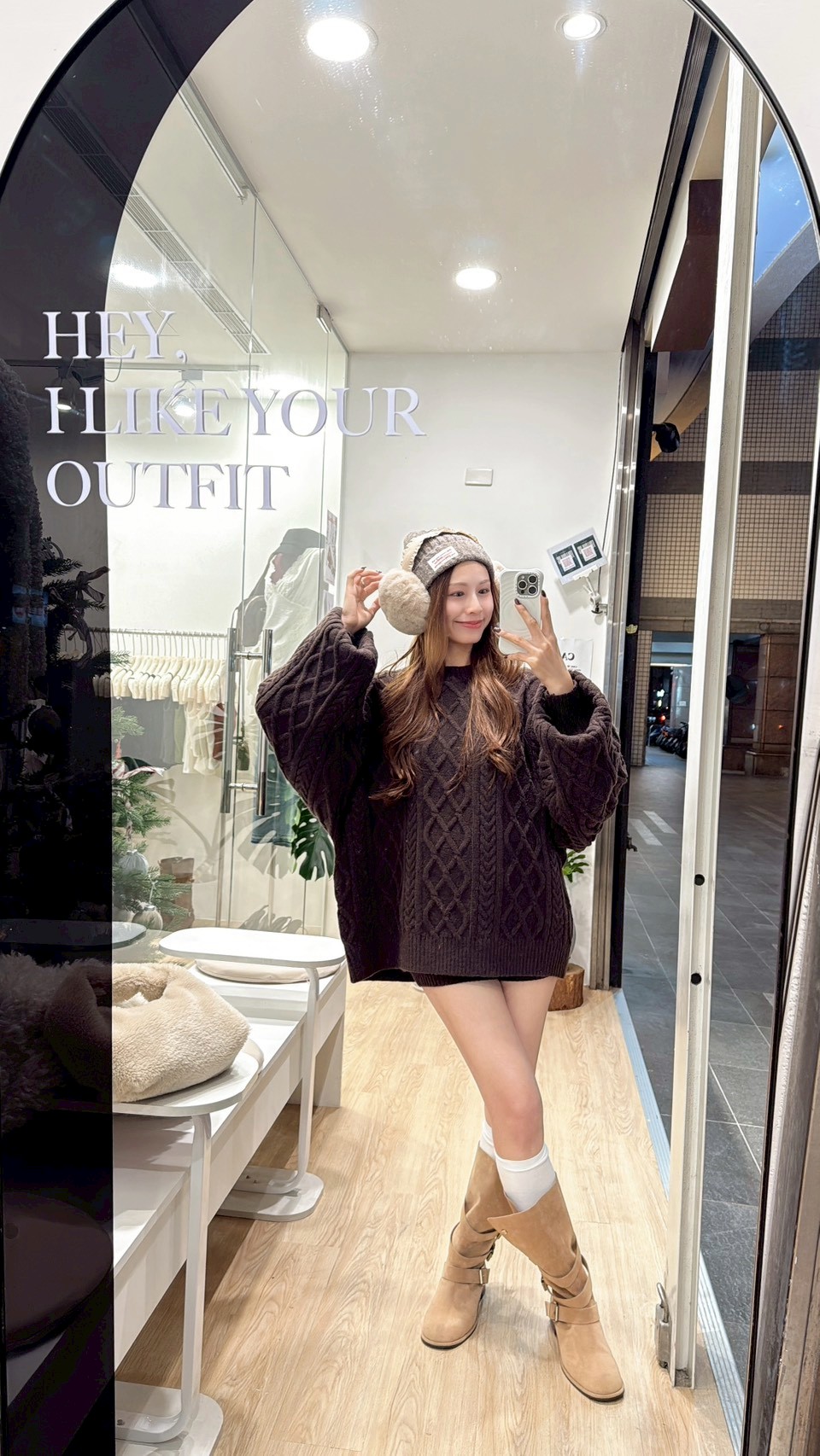 FU31繞菱格壓紋針織衣