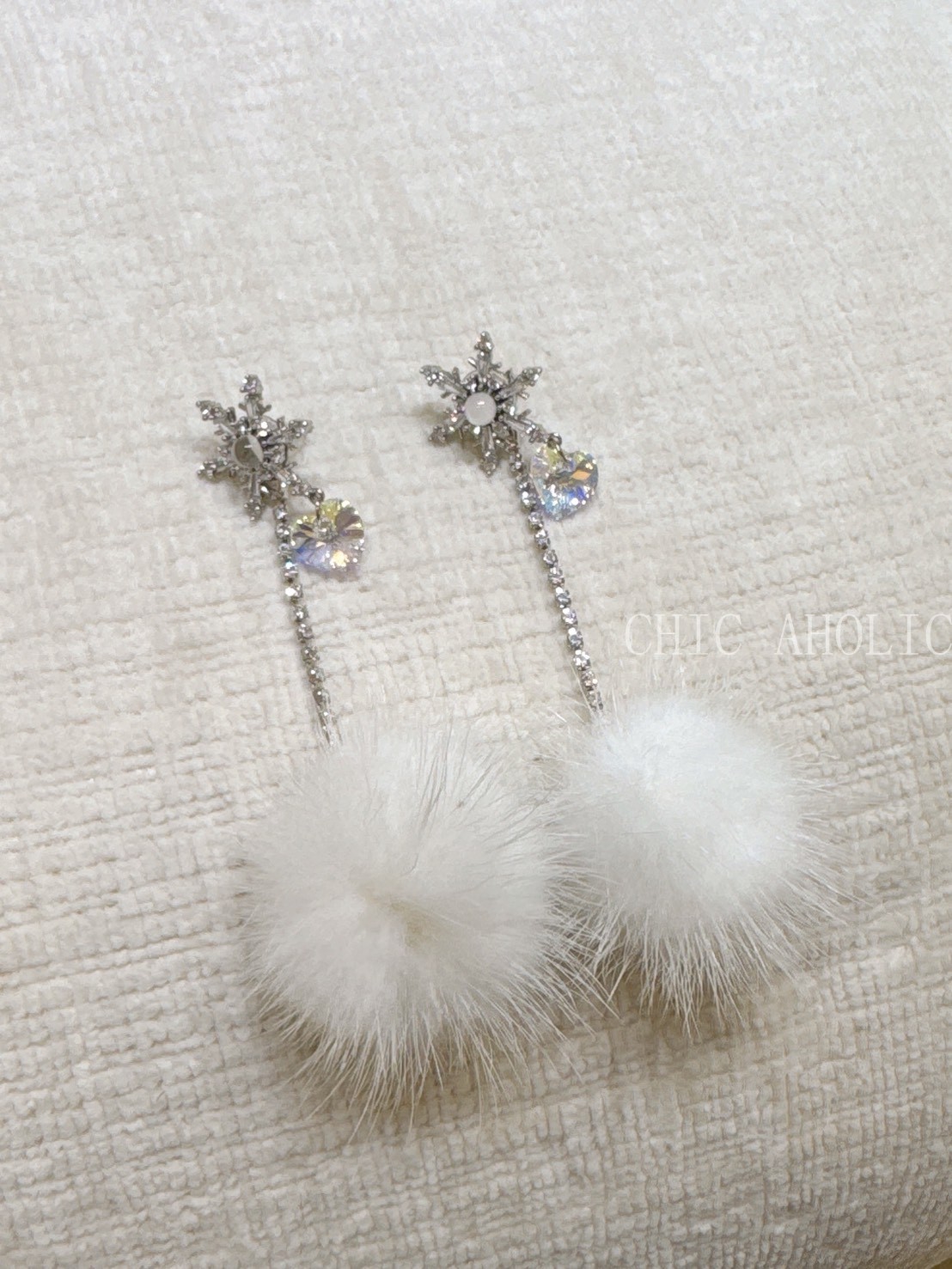 FU45雪花毛毛約會耳環