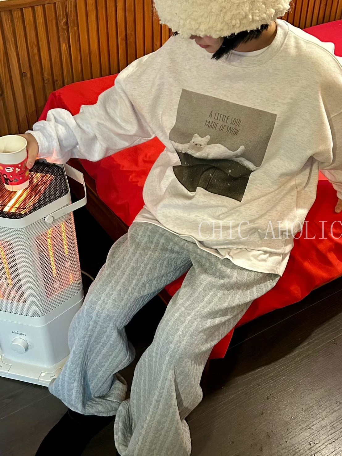 GOOD32北極熊抬腳大學T