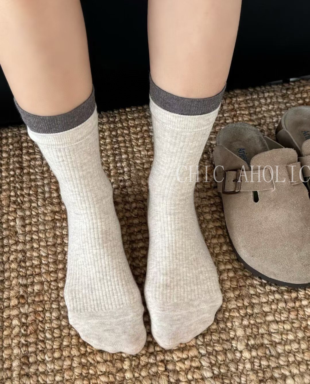 NEW48一中分撞色中筒襪