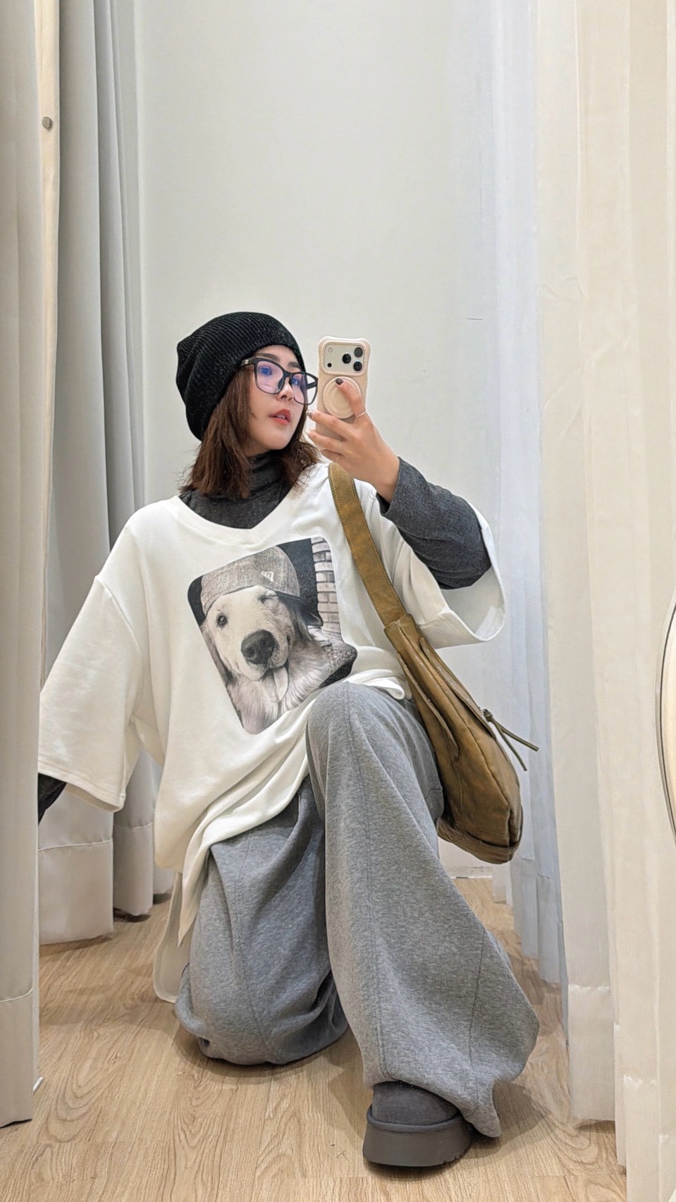 ON14拉拉戴帽子V領衣