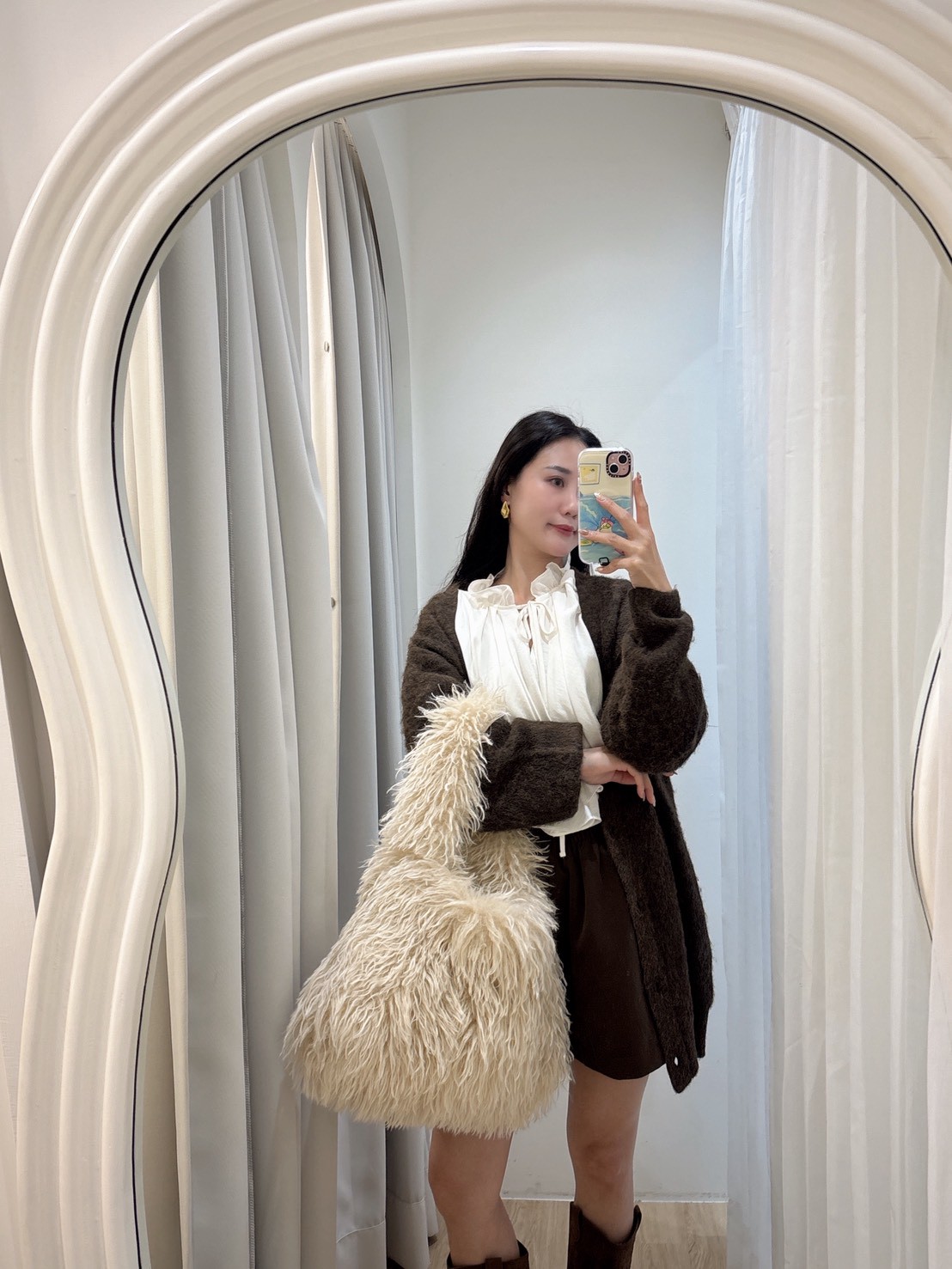 ON34黑顆四釦V領毛外套