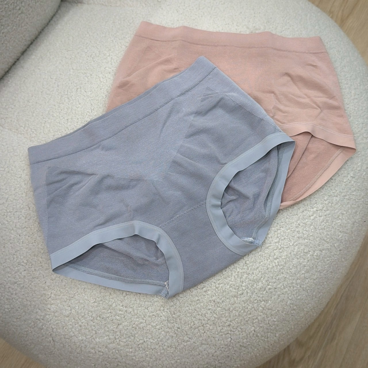 ON47平腰加寬收腹內褲