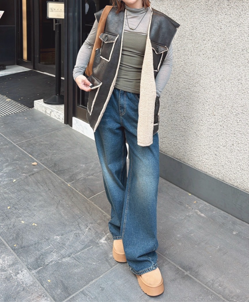 HR07四口袋羊羔毛背心