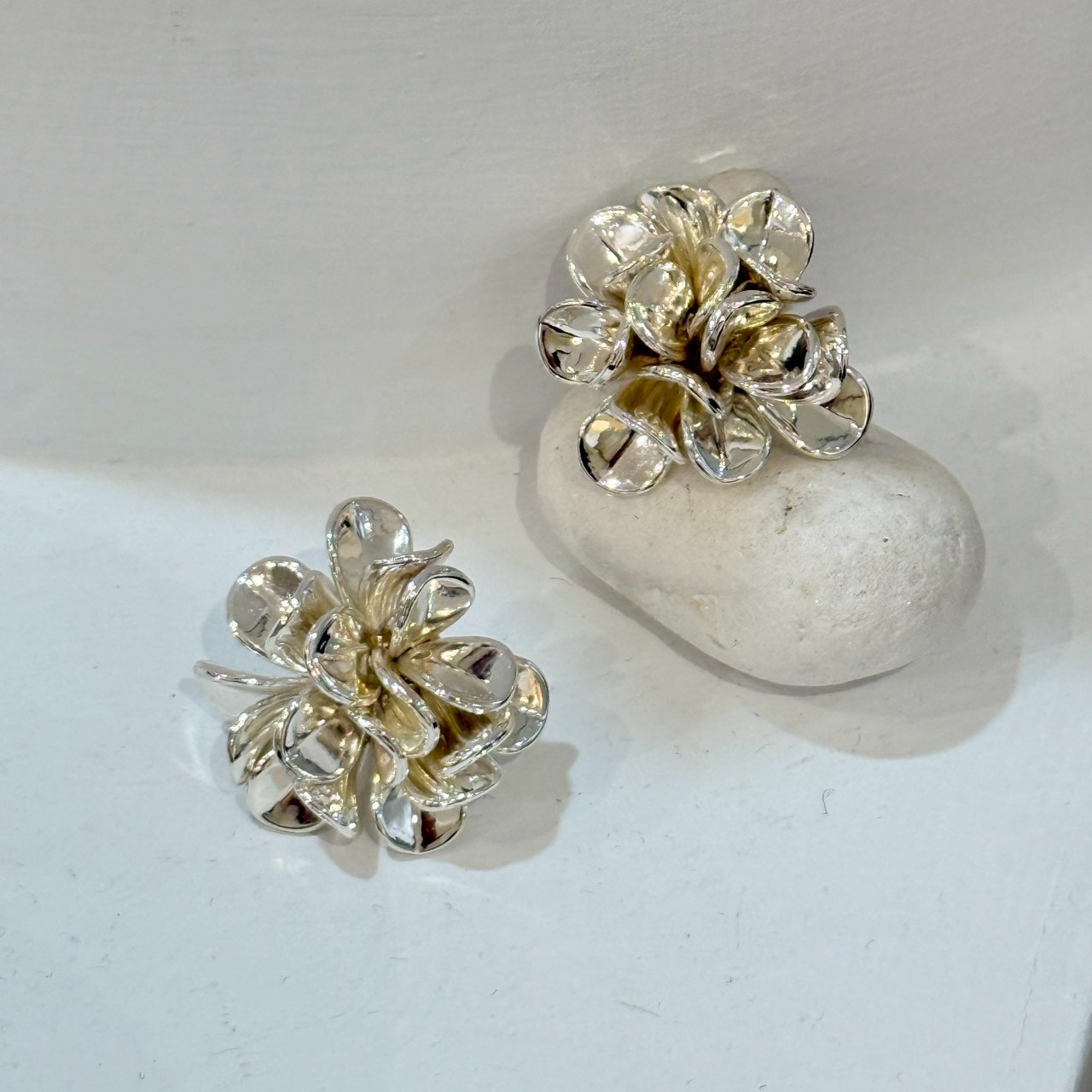 HR25立體花朵銀色耳環