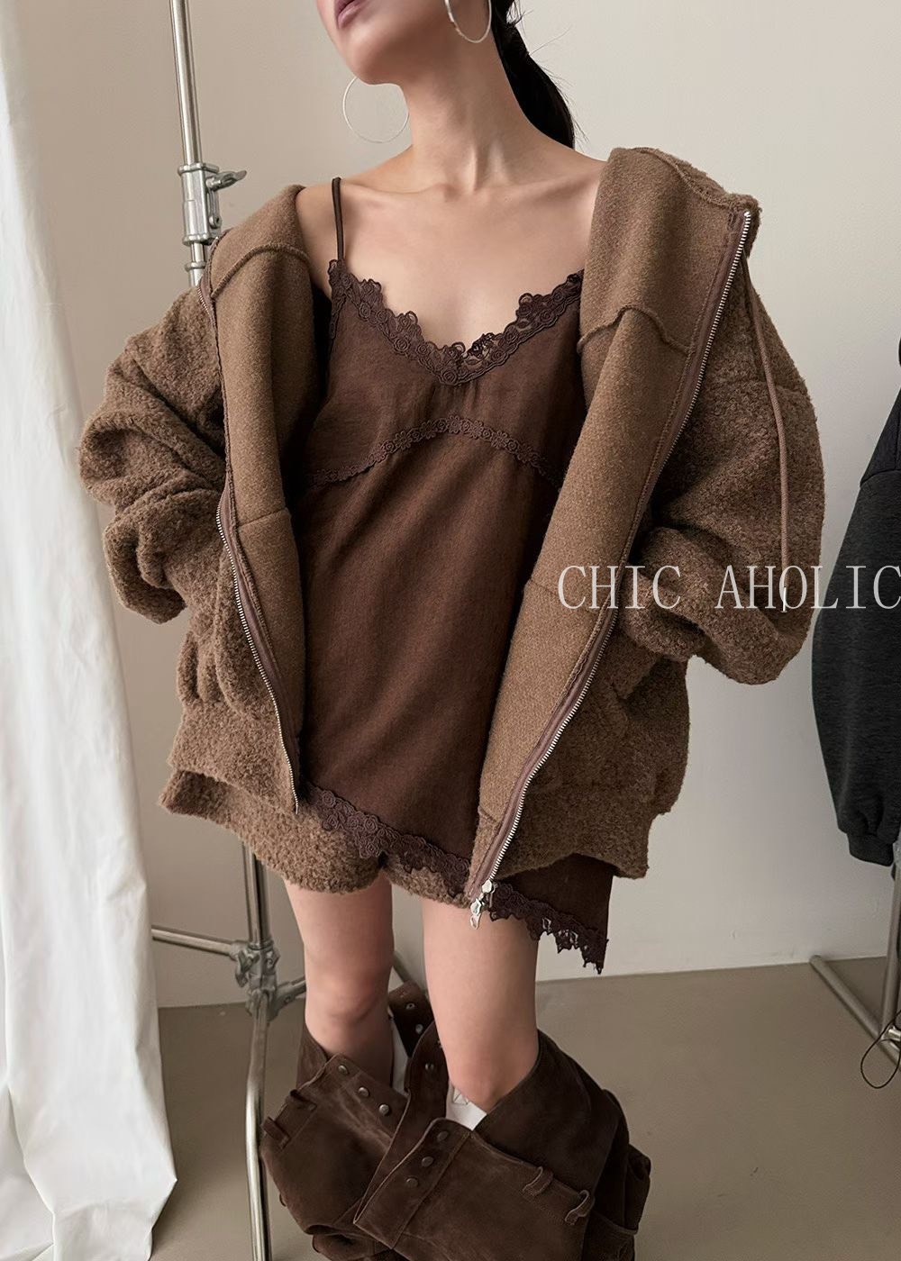 SPR26麂皮絨感蕾絲細肩衣