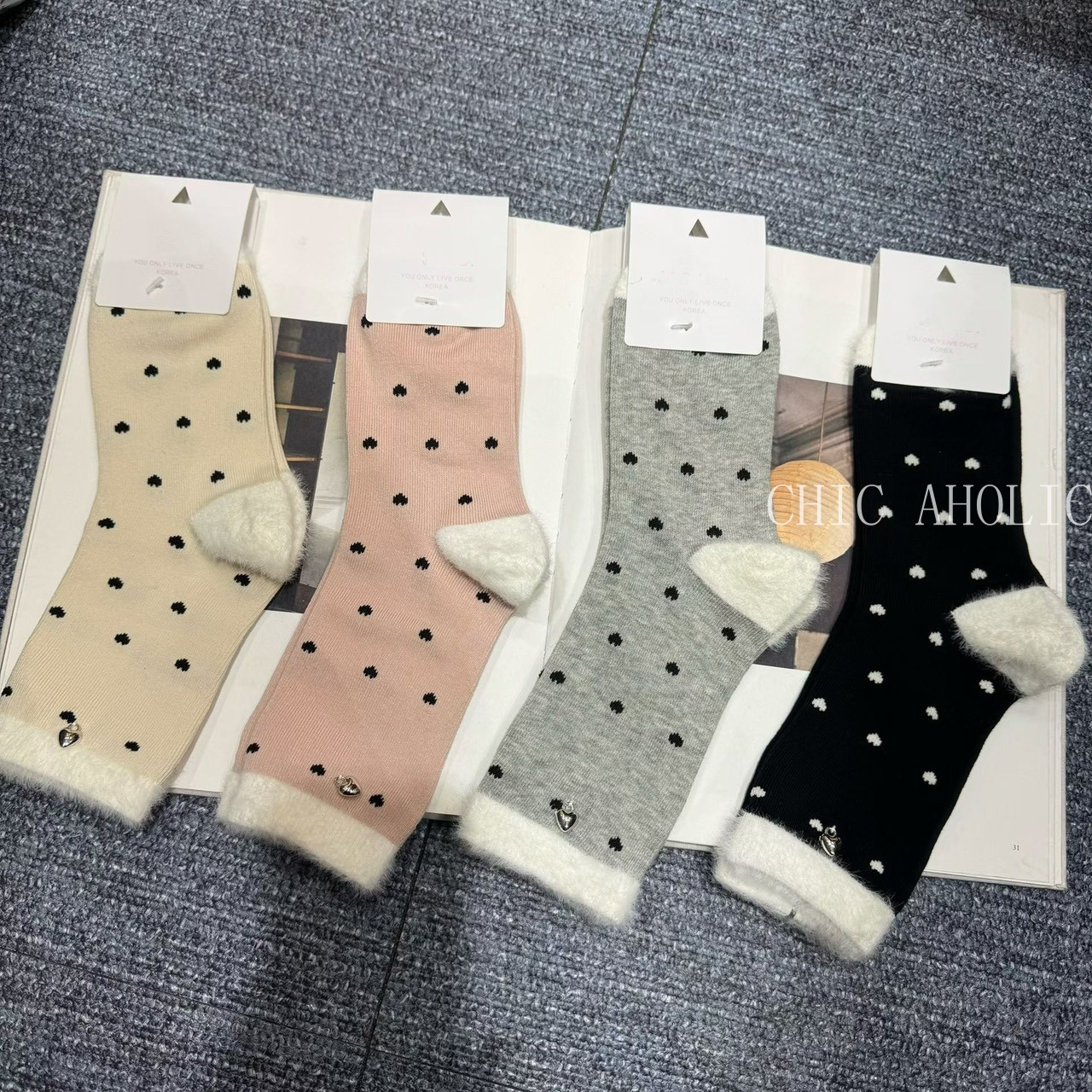 SPR43點點毛海襪子