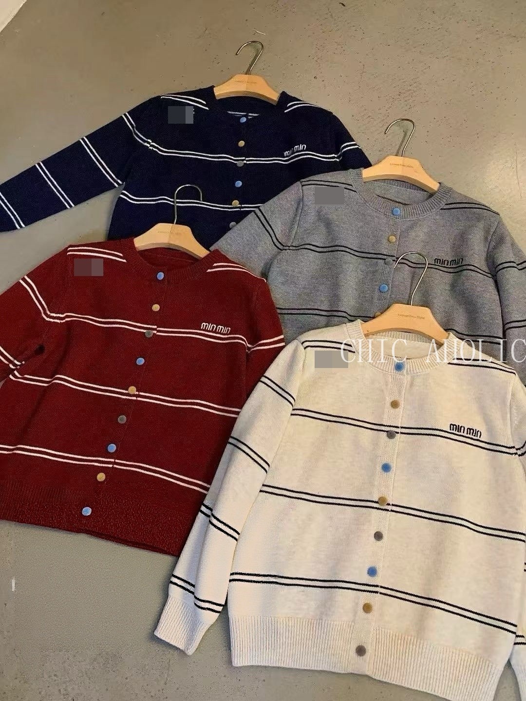 MOM02彩色釦MIU外套