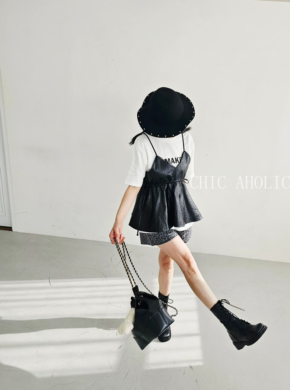 WQ33皮革蕾絲邊傘擺背心