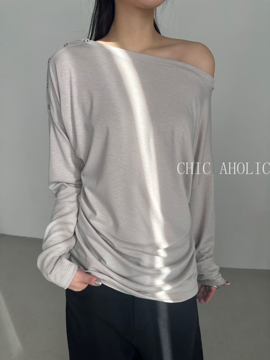 NY04肩有4釦打開素上衣 