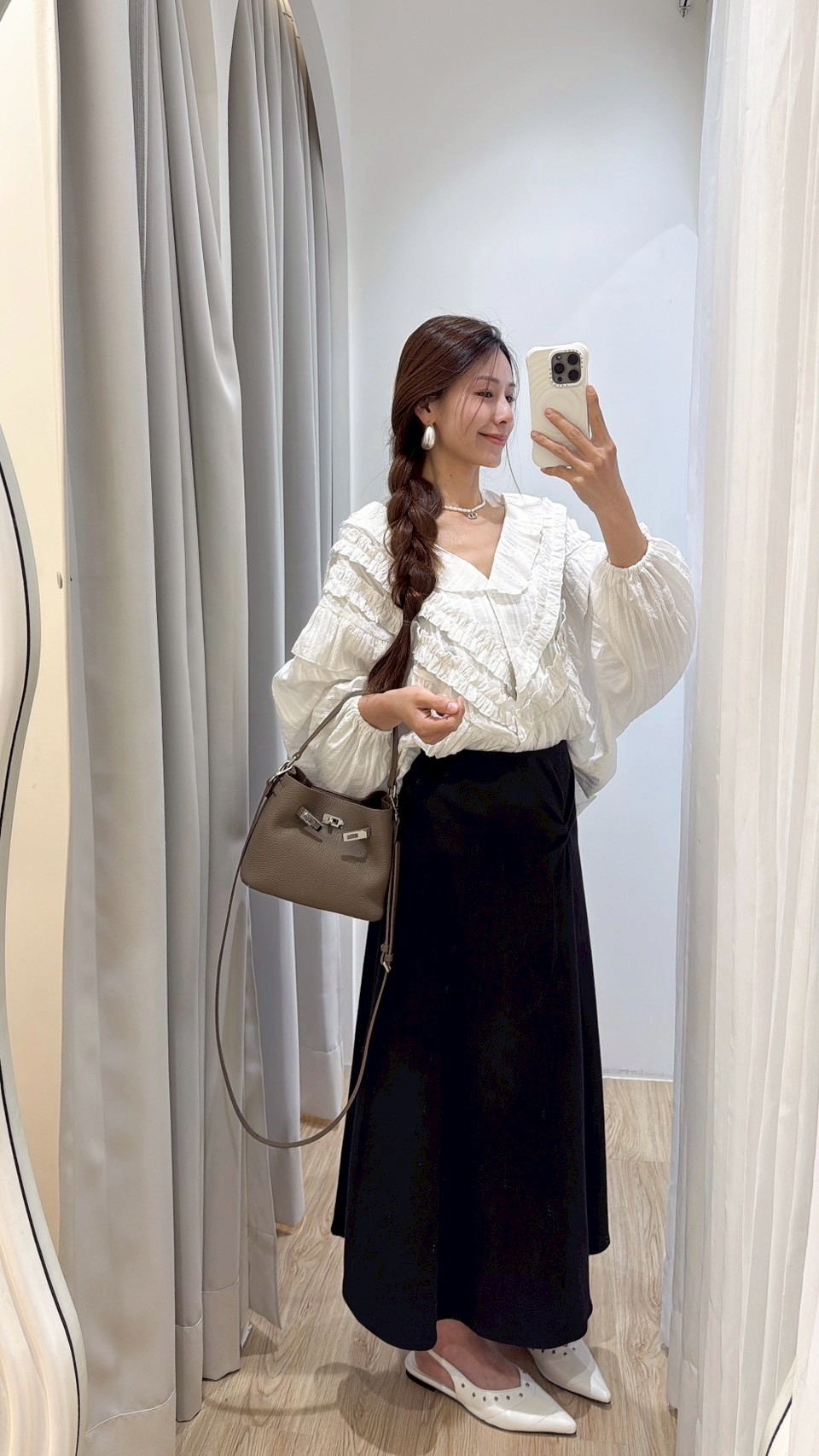 NE06大V有點點凸蕾絲襯衫  