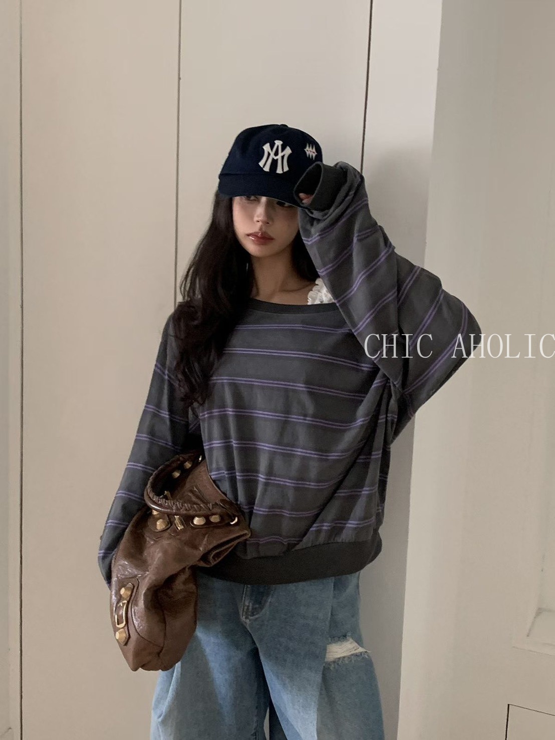 NE32雙白撞色橫條紋上衣  