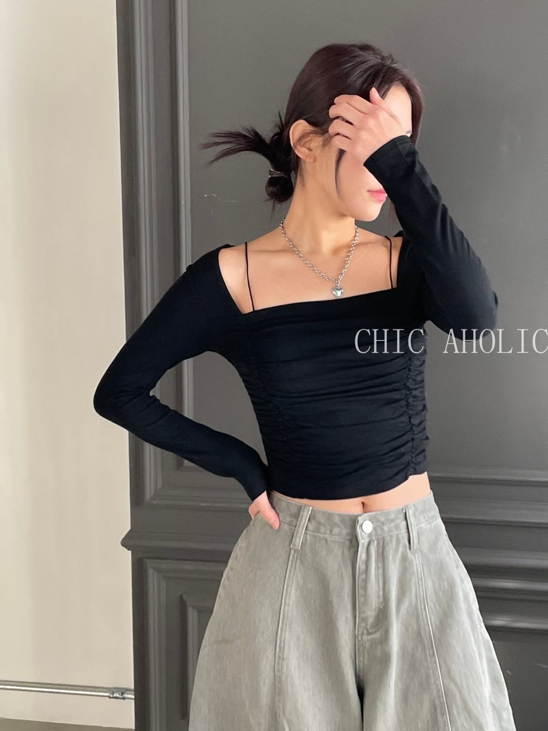 NE52兩條線造型方領上衣  