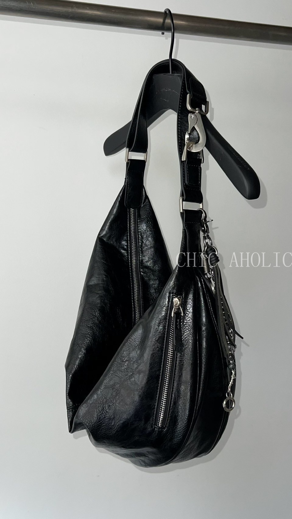 WR24勾環銀飾帥黑包