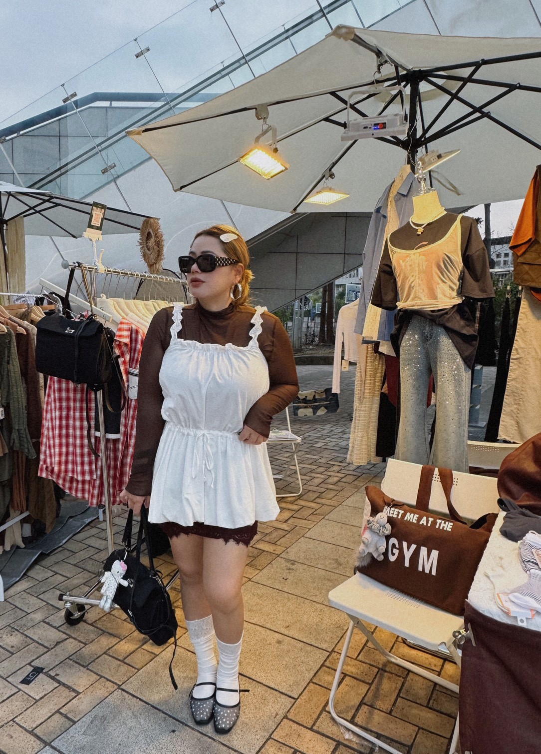 MEE28荷葉寬肩花苞短洋裝