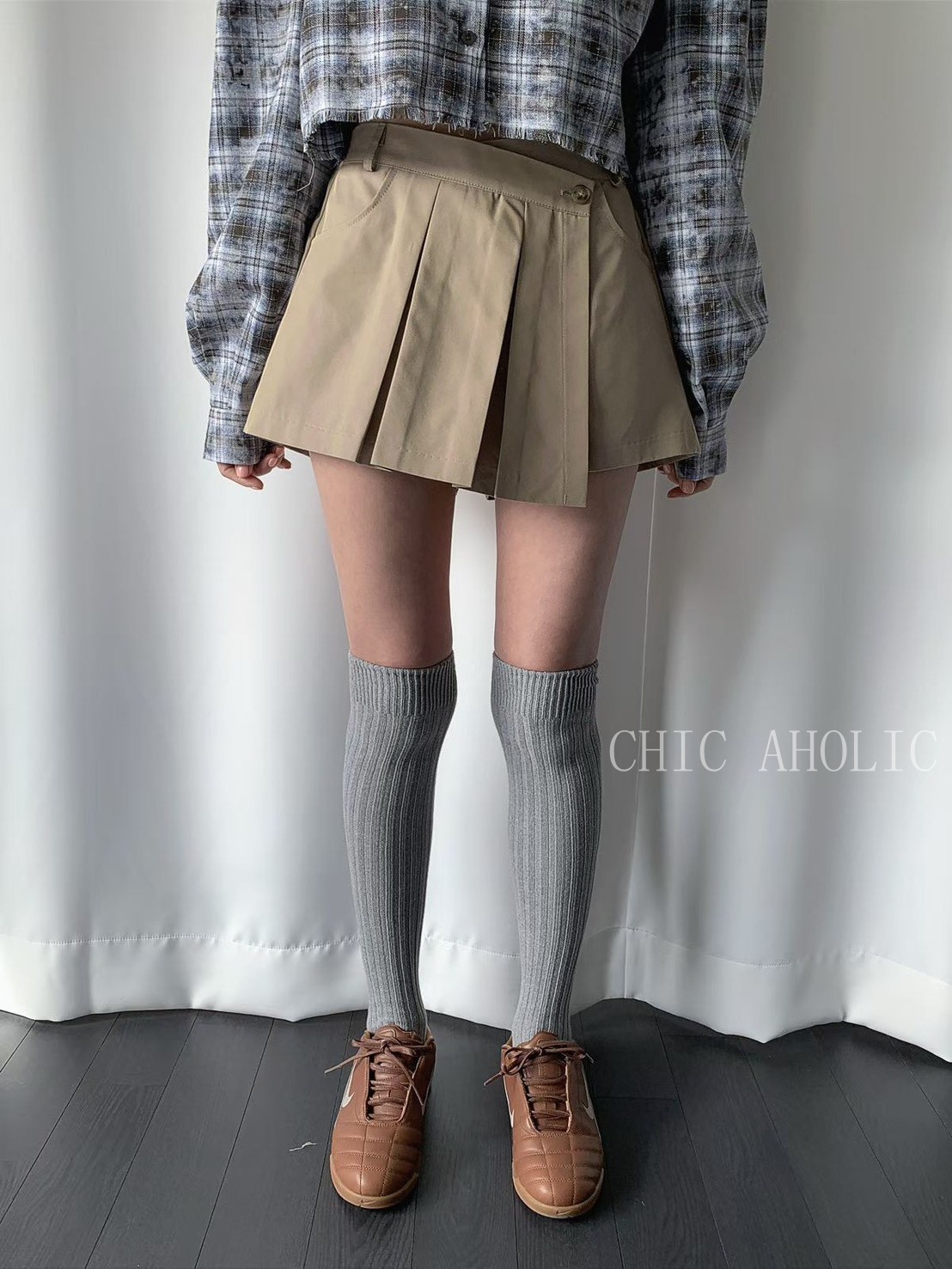 WR29兩切口學院百褶褲裙 