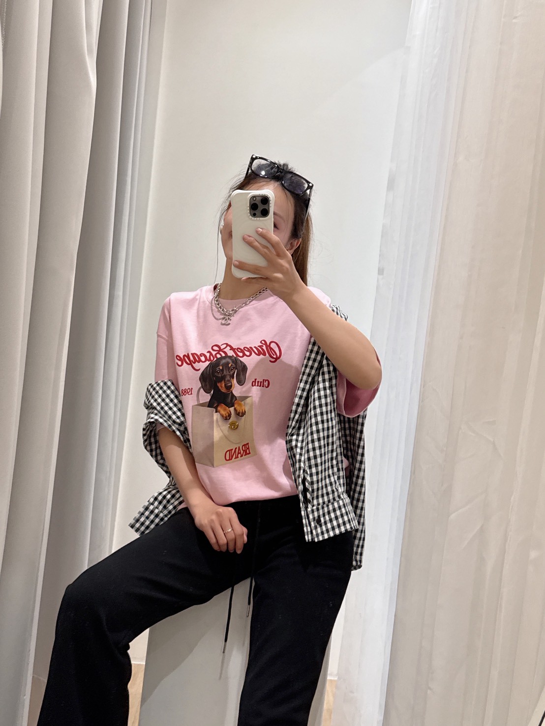 KQ37箱子內有狗狗上衣