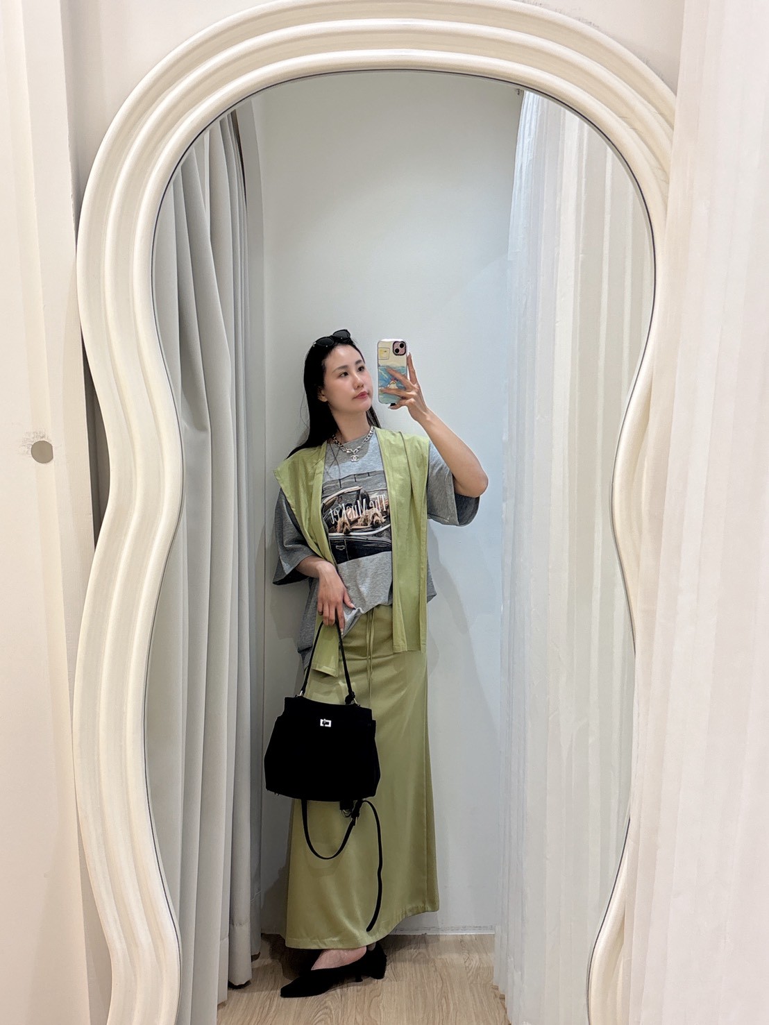 HE37長一點的緞面歐美裙