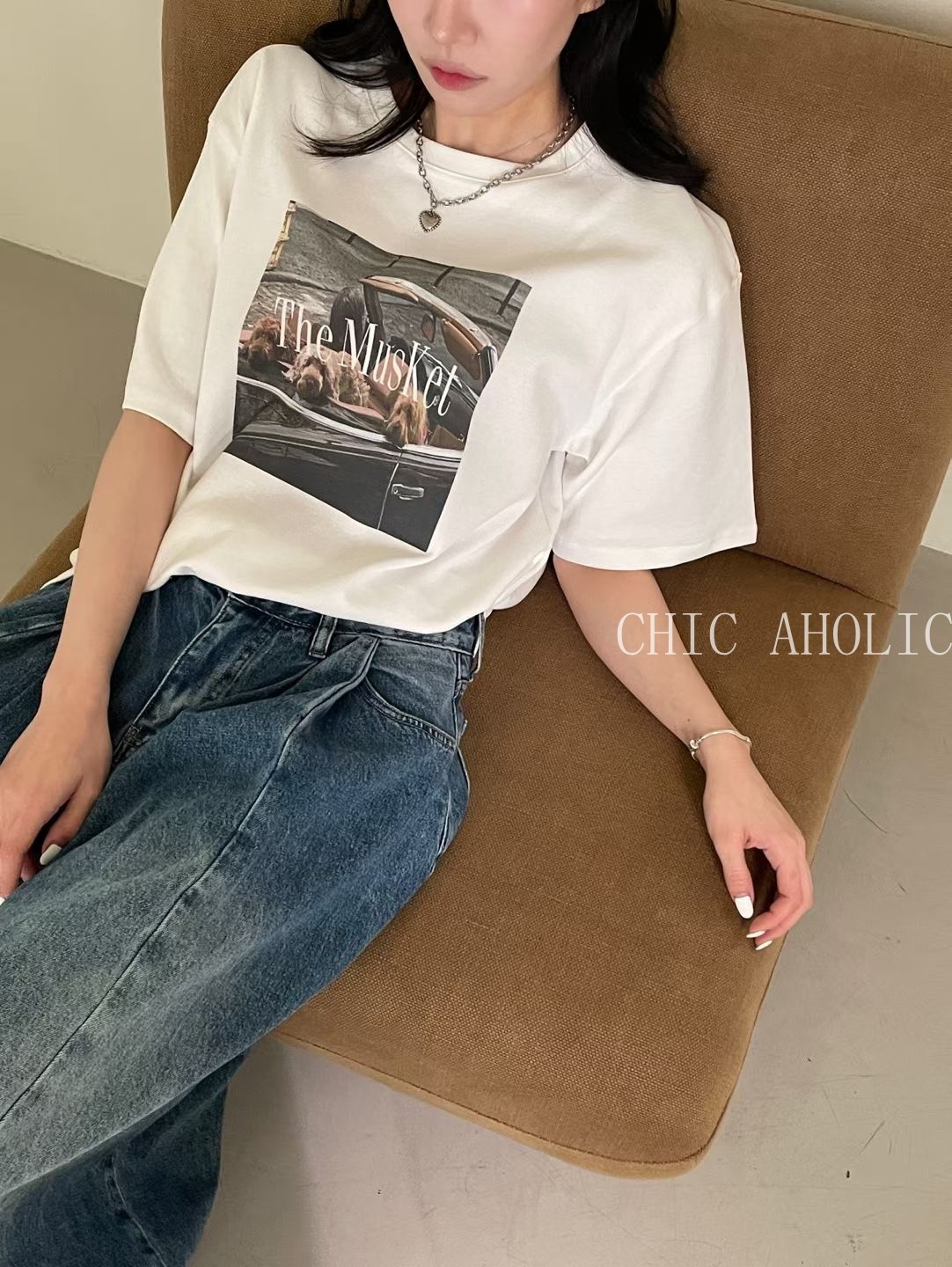 HE42貴賓狗搭跑車上衣