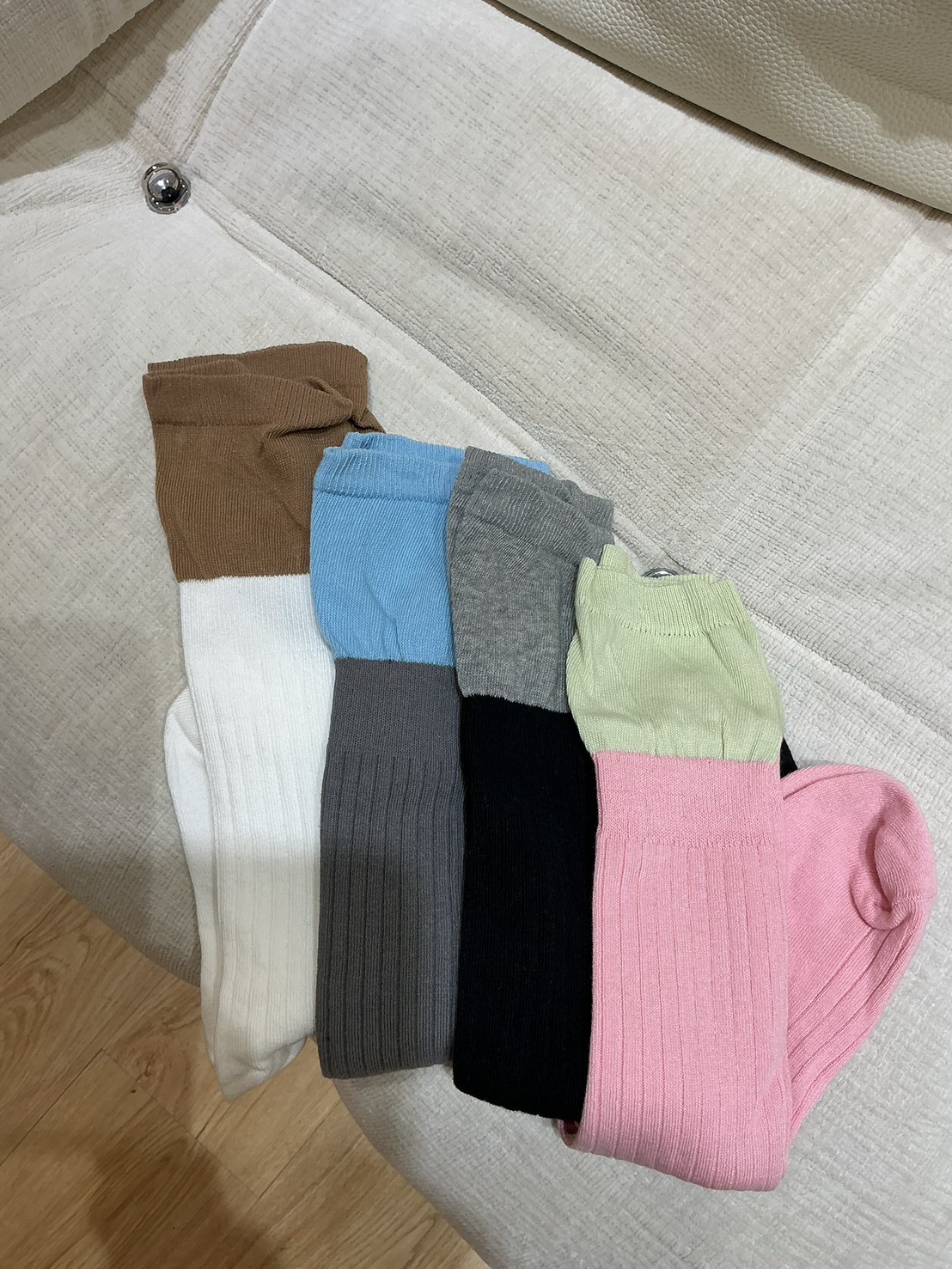 MY57 泡泡垂撞色長襪 