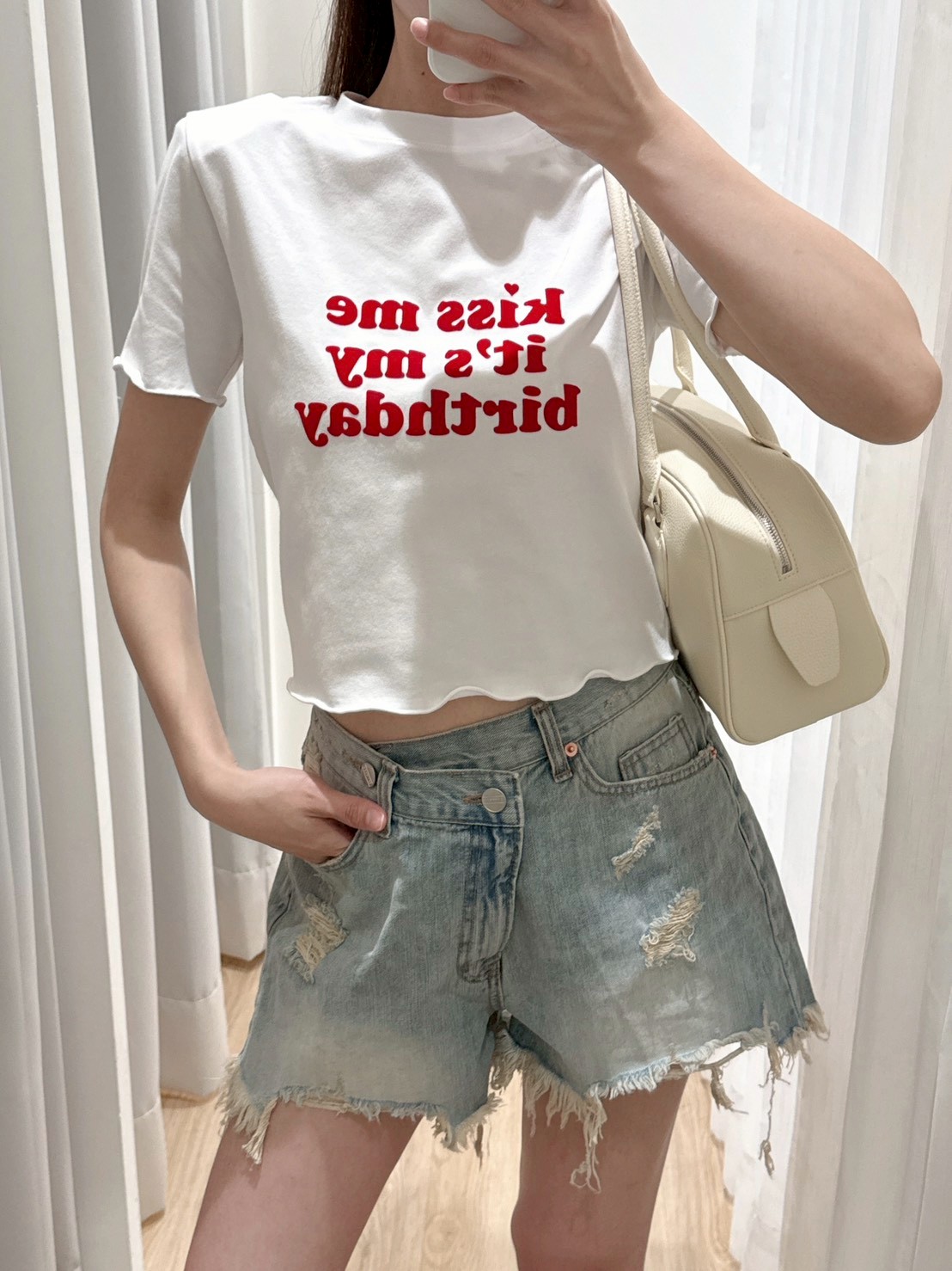 RY20斜V口袋破洞牛仔短褲