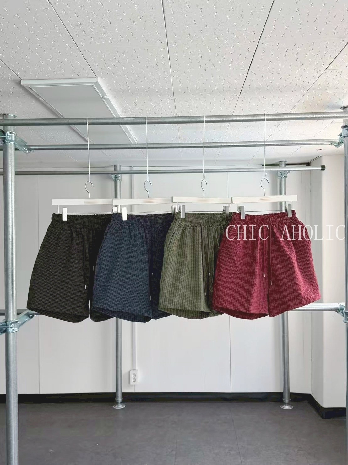UA80男裝格子綠色短褲