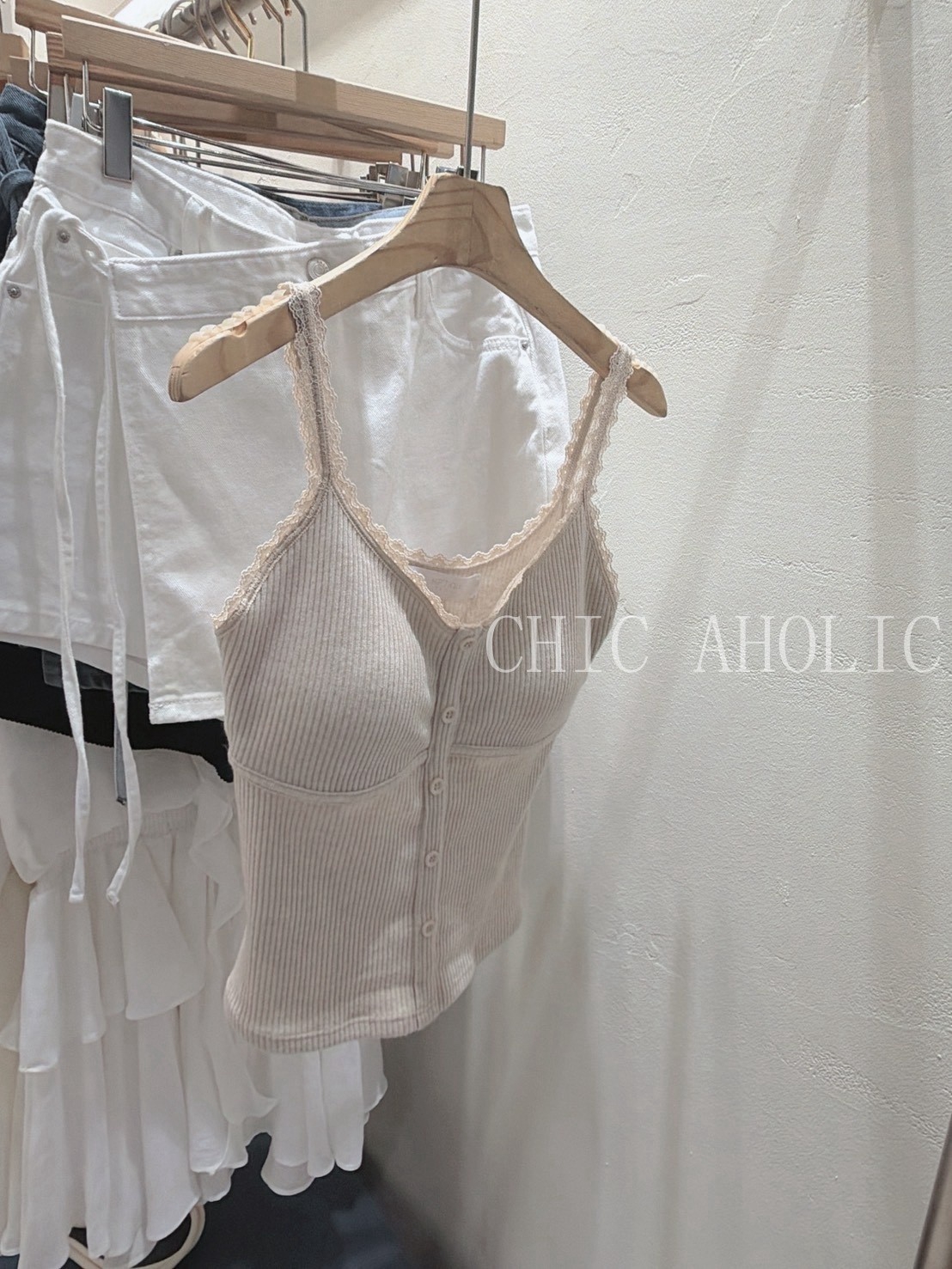 KOR61蕾絲邊五顆假釦BRA TOP 