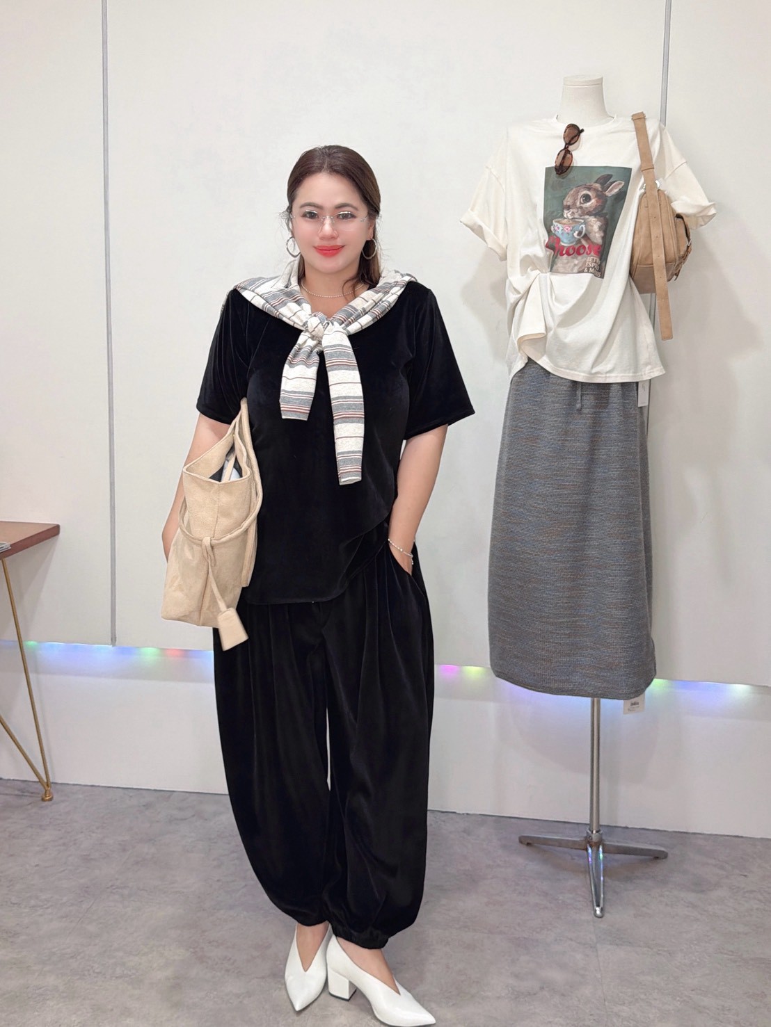 YAA40怎樣都百搭蜜桃絨衣