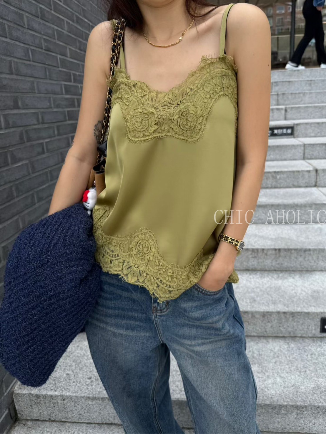 蕾絲斜下擺背心