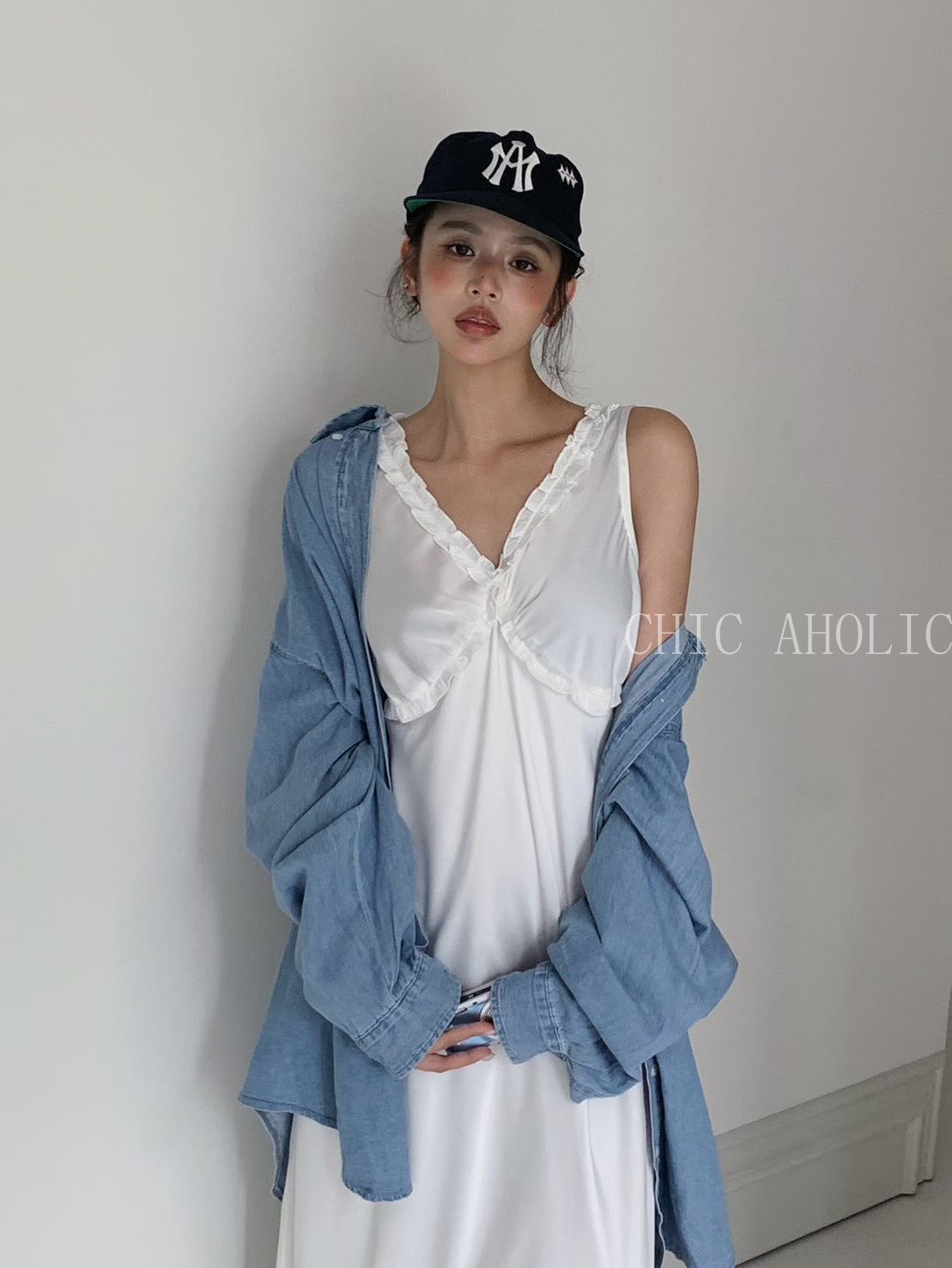 法式小姐姐緞面V領洋裝