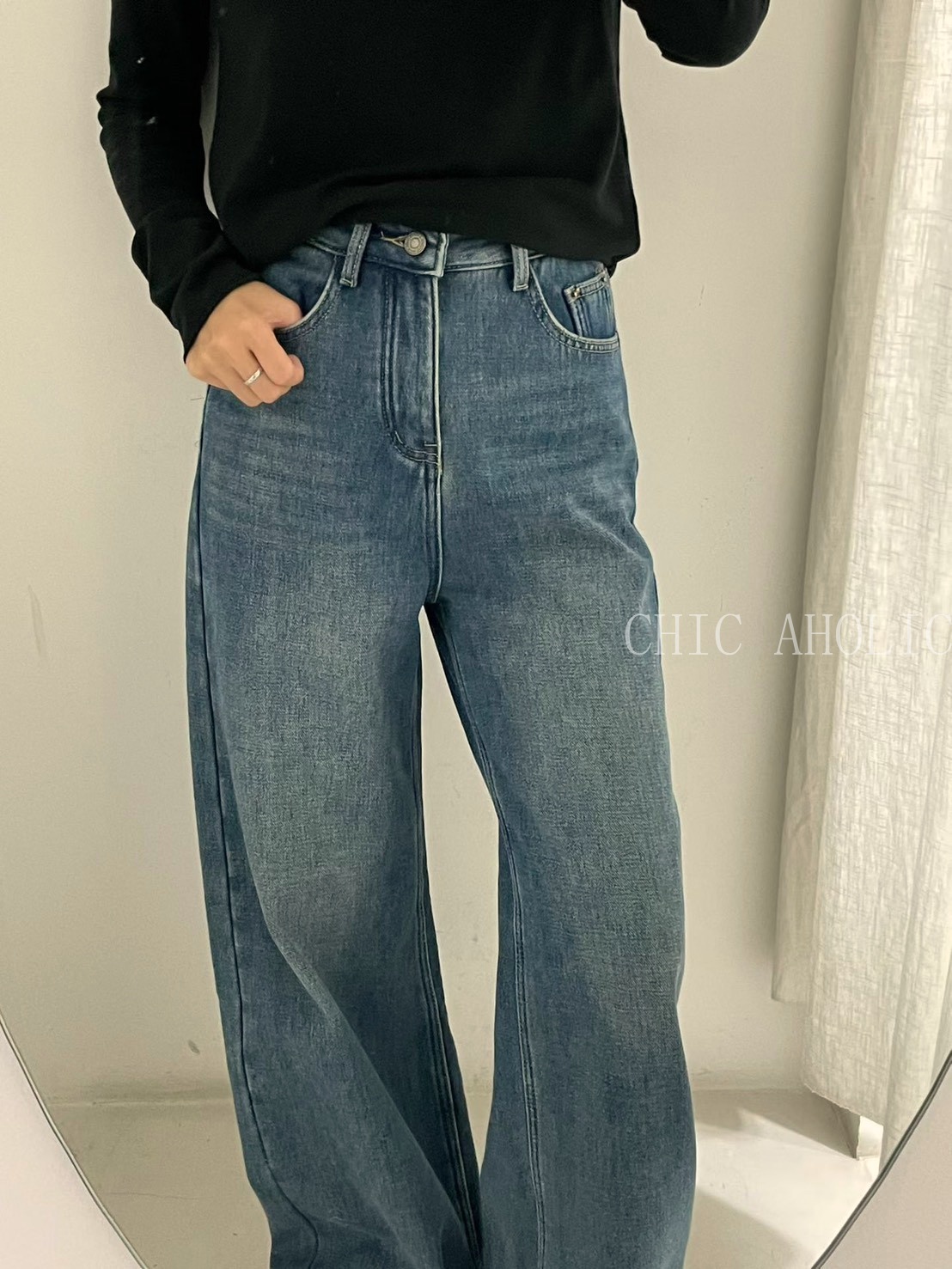 淺色單寧瘦瘦牛仔褲