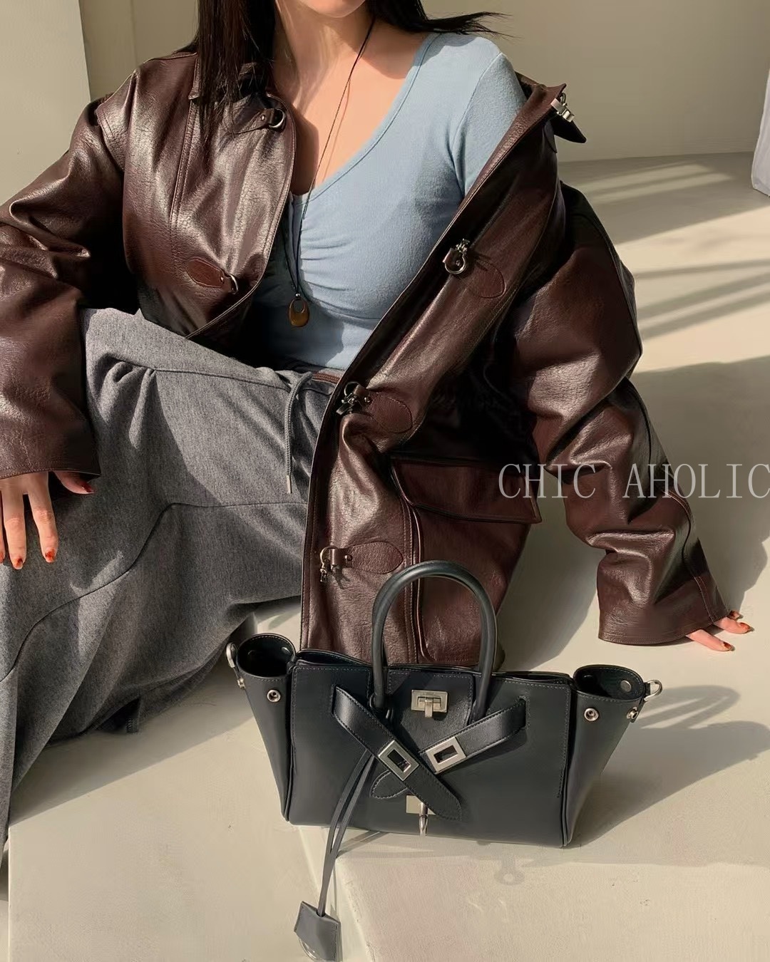 設計勾釦長板皮外套