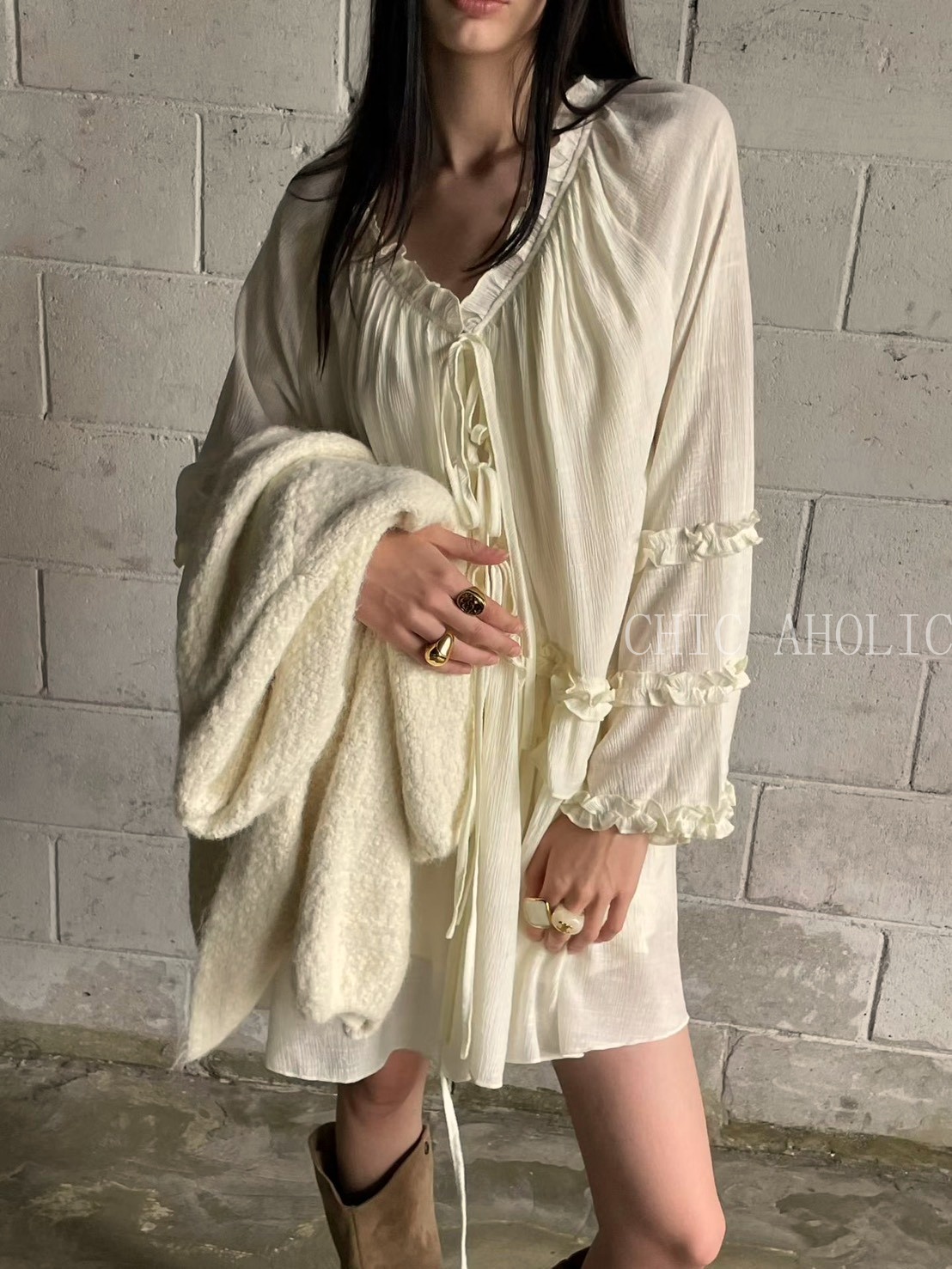 V領荷葉滾邊雪紡洋